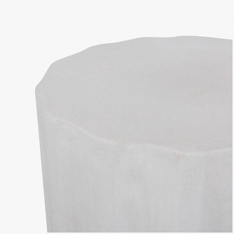 Table d'appoint d'extérieur en béton léger