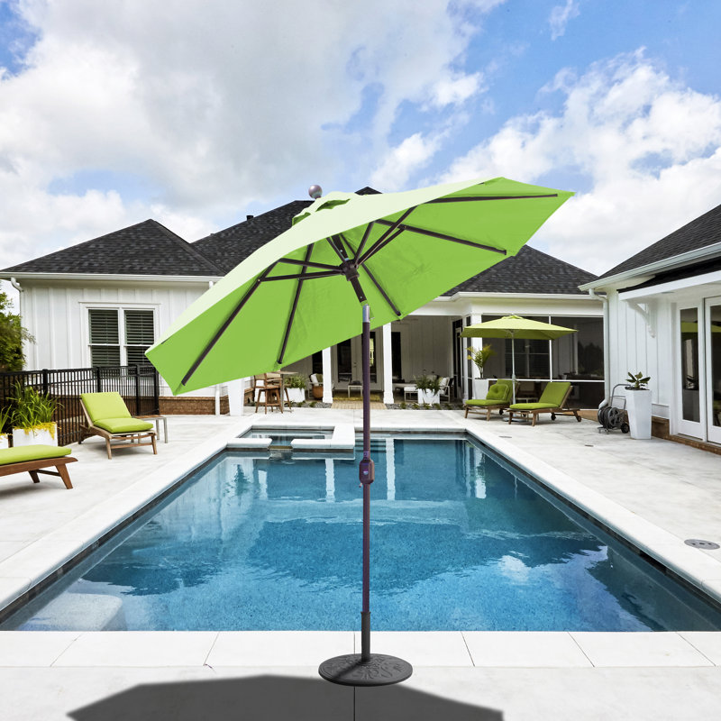 Parasol de marché de 7,5 pi Nadasha, Noir, Toile Sunbrella® régate