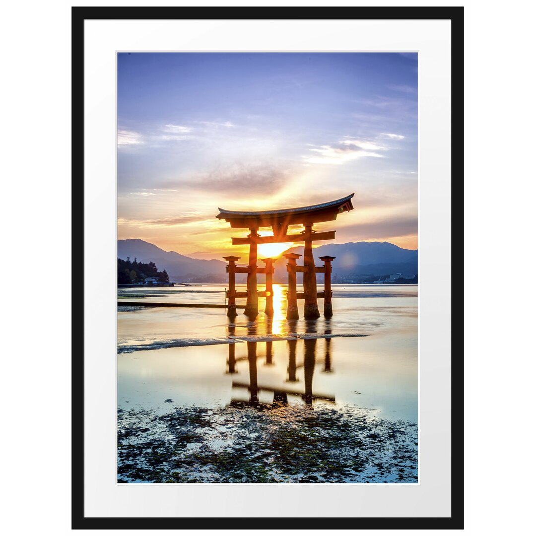 Gerahmtes Poster Torii Gate in Miyajima Japan