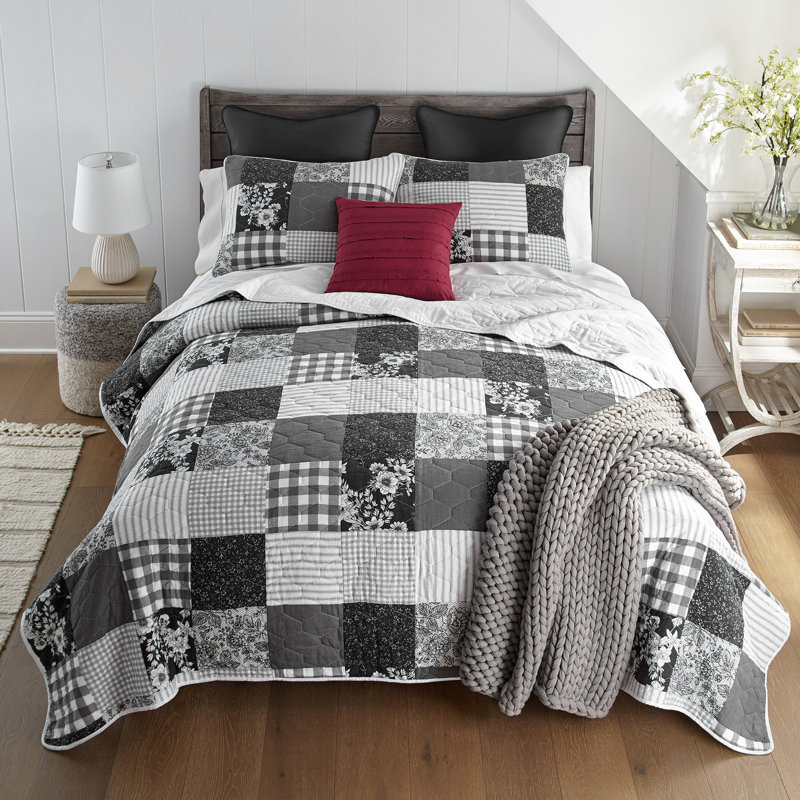 Black and White Cotton Patchwork Full Quilt Set