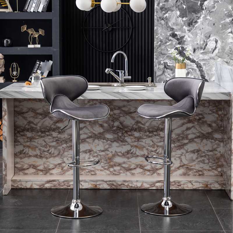 Élégant tabouret de bar rembourré en velours avec pivot et hauteur réglable, parfait pour n'importe quel bar ou comptoir de cuisine