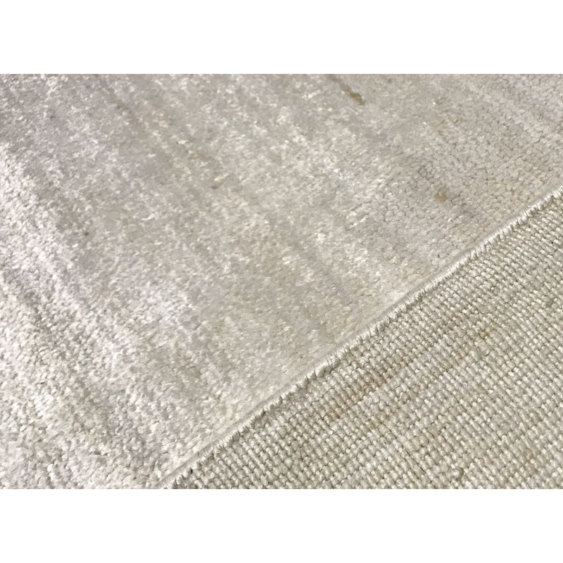 Area Rug in Beige, Rectangle 5'8" x 7'8"