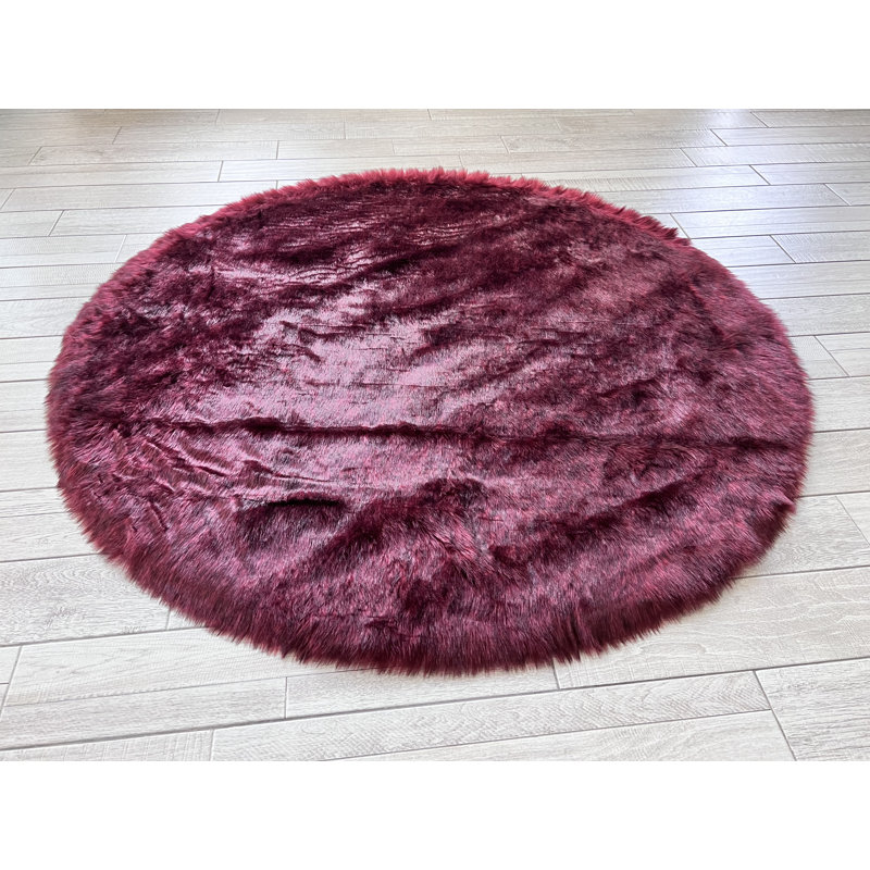 Mar Vista Faux Sheepskin Indoor Rug, Round 4'6"