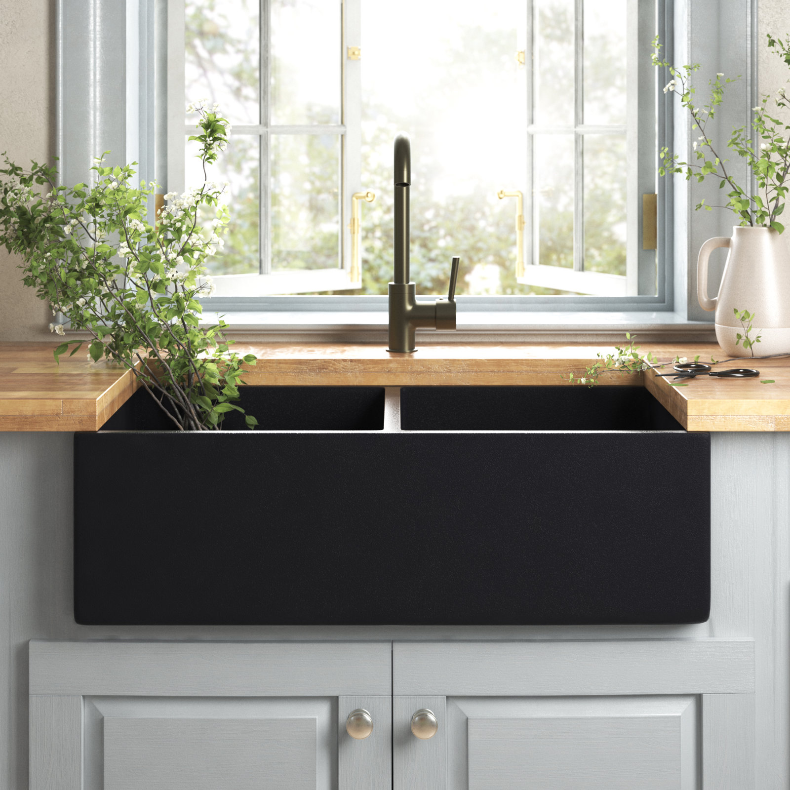 Vineyard 33" Double Basin Farmhouse Kitchen Sink, Matte Black