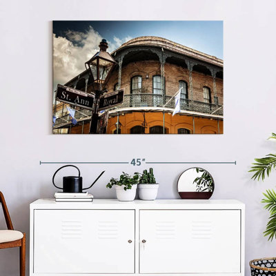 Kavia New Orleans Street Corner