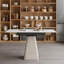 Table de salle à manger extensible carrée pour petits espaces, plateau en pierre frittée blanche avec base en acier inoxydable revêtue de cuir, sièges 4-8
