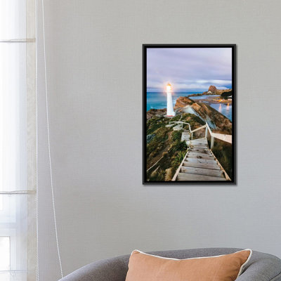 «Castle Point Lighthouse at Dawn, Castlepoint, Wellington, North Island, New Zealand», reproduction de photo sur toile tendue