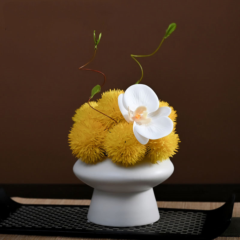 Décoration de fleurs simulées
