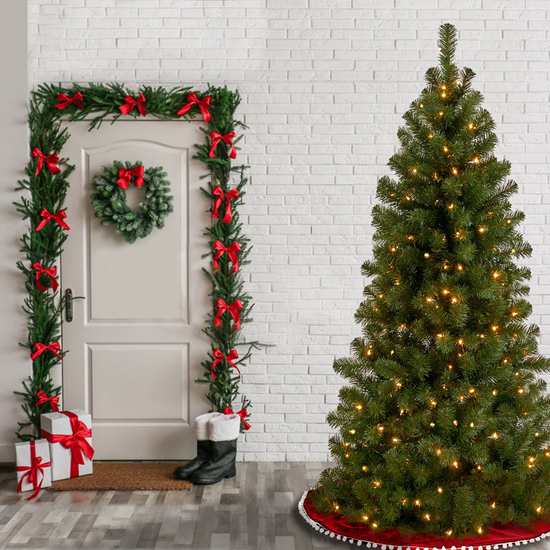 Grand sapin canadien avec lumières claires, H 7 pi