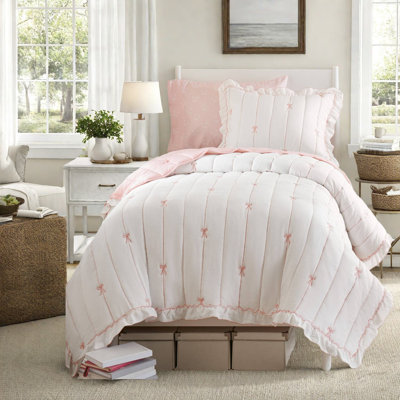 Charming Pink And White Bedding Sets, Microfiber Twin Quilts For Youthful Spaces