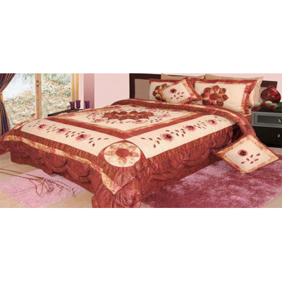 Allensville Glam Floral Comforter