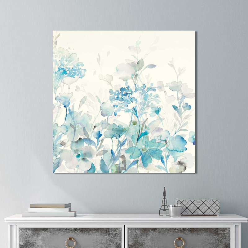 «Translucent Garden Blue II», reproduction d'aquarelle sur toile, H 31,5 po x l 31,5 po x P 2 po, Cadre flottant argent