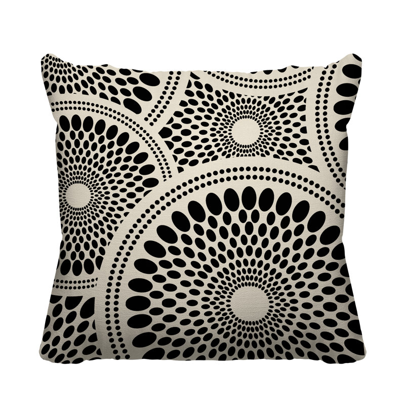 Coussin décoratif intérieur / extérieur Pierson Tribal Abstract, L 17 po x H 17 po, Noir