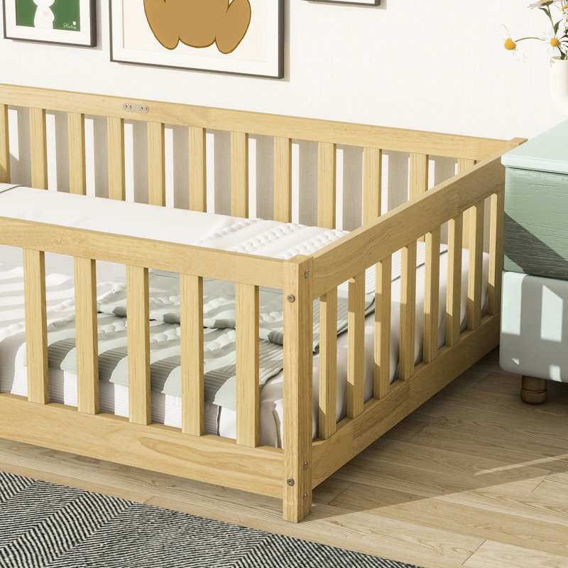 Lit simple au sol avec clôture, 7 lattes pour un soutien solide, lit naturel multifonctionnel, fabrication en bois d'hévéa, sommeil dans des espaces de vie compacts
