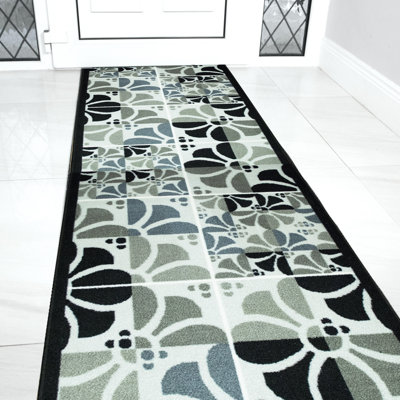 Annetraude Geometric Area Rug