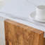 Table basse hexagonale de 31 pouces de style moderne avec surface en marbre blanc.