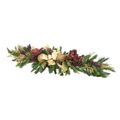 Décoration de table avec détails mauves et dorés