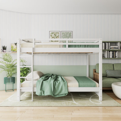 Lit superposé en bois avec échelle