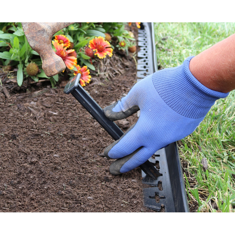 Vinyl Lawn Edging, Black, 1.5" H x 240" W x 1.5" D