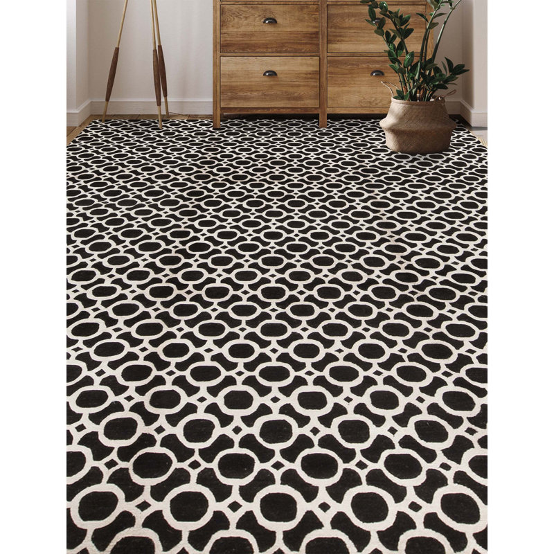 Windsom Geometric Area Rug in Black/White, Rectangle 8' x 10'