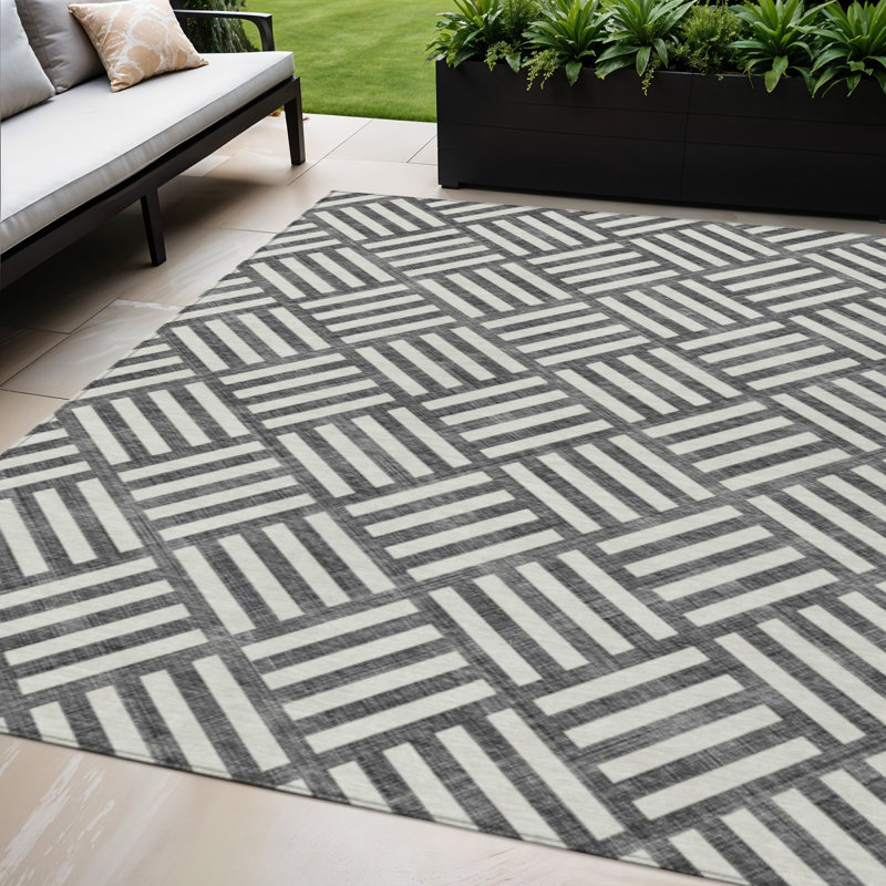 Tapis intérieur / extérieur géométrique lavable noir et ivoire 5 pi x 8 pi