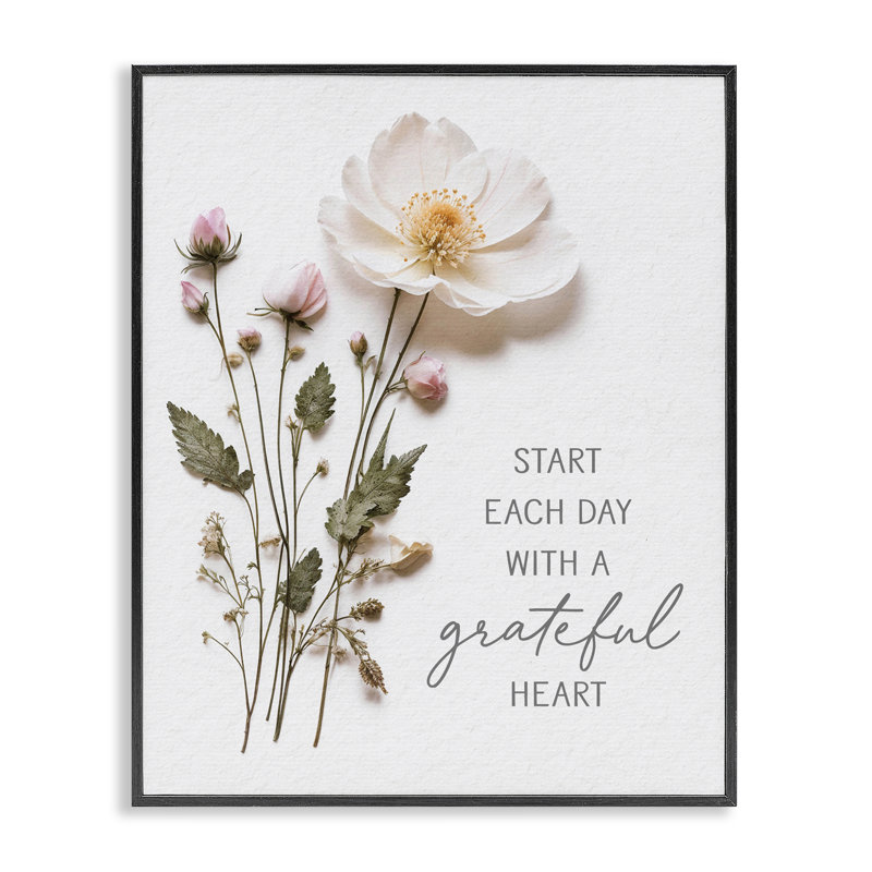 Giclée encadrée de fleurs pressées «Grateful Heart» par Designed, H 20 po x l 16 po, Giclée encadrée noir minuit