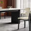 Table de salle à manger familiale italienne de style luxueux-106445545