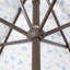 Parasol d'extérieur à frange bohémienne de 9 pi avec manivelle et inclinaison Collins, auvent bleu / blanc / crème résistant aux rayons UV, mât brun foncé-1412435132-1422570733