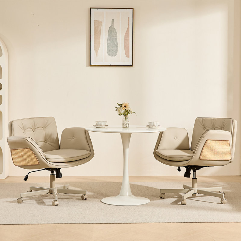 Chaise Criss Cross avec accoudoirs rabattables et siège large, Crème
