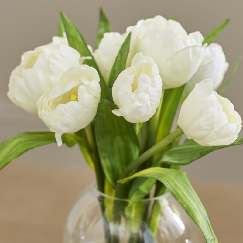 Pièce maîtresse de tulipes en vase