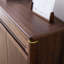 Buffet décoratif simple en bois massif