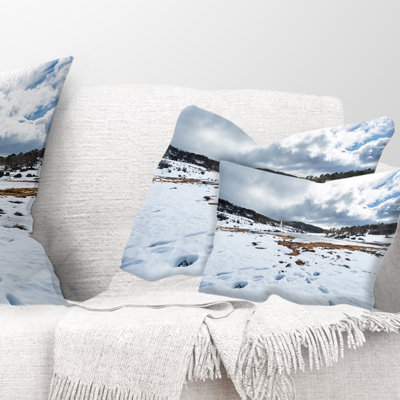 Coussin décoratif bonhomme de neige dans kosciuszko park landscape
