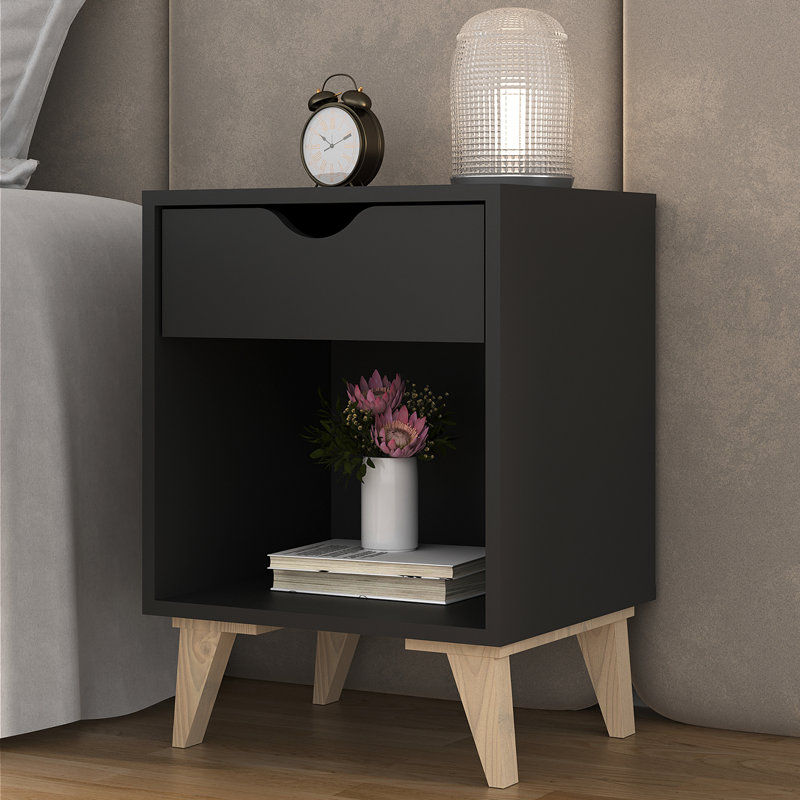 Bronwyn 15'' W Nightstand, Black