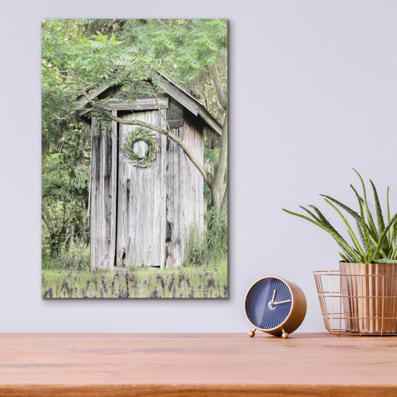 «Lavender Outhouse» par Lori Deiter, art mural en verre acrylique, H 16 po x l 12 po x P 0,13 po