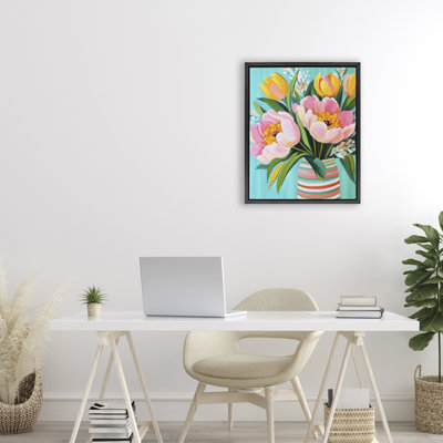 Fleurs dans un cadre flottant à rayures printanières, design par Petal Prints Design