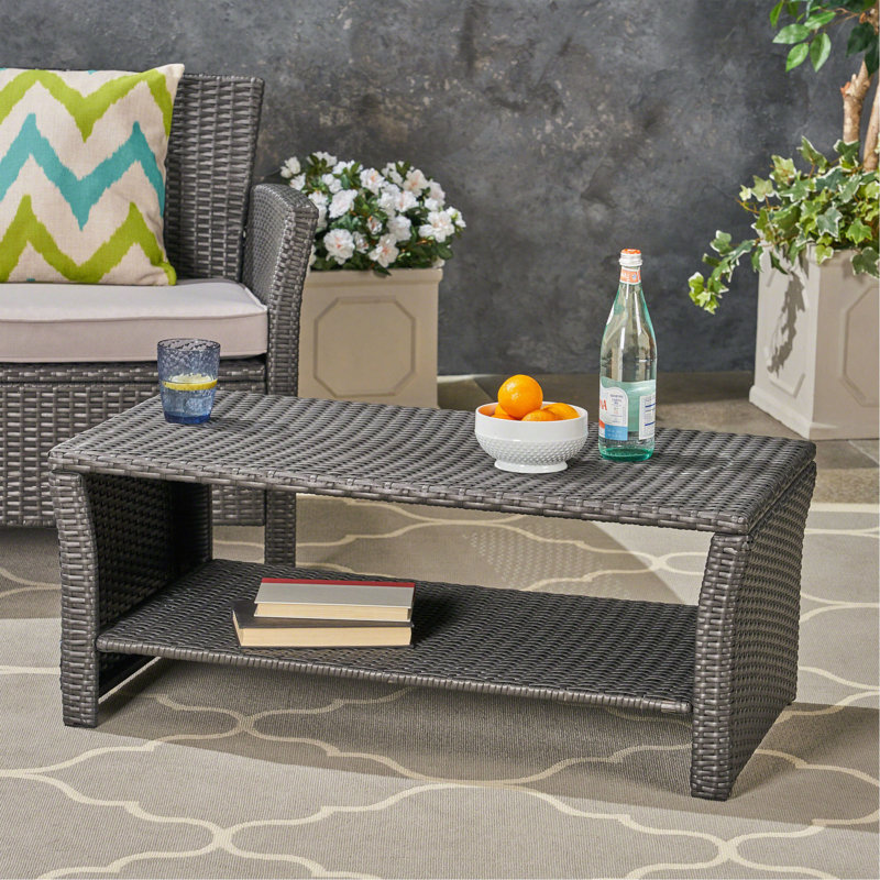TABLE ST LUCIA