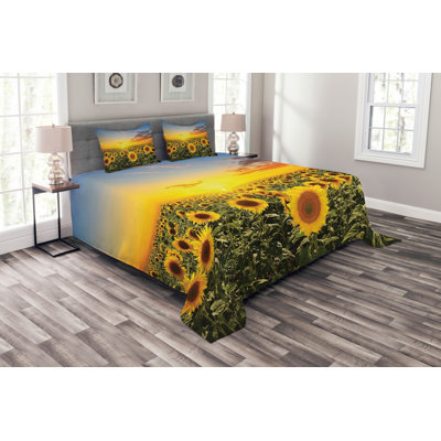 East Urban Home Bedspread with Pillow Shams