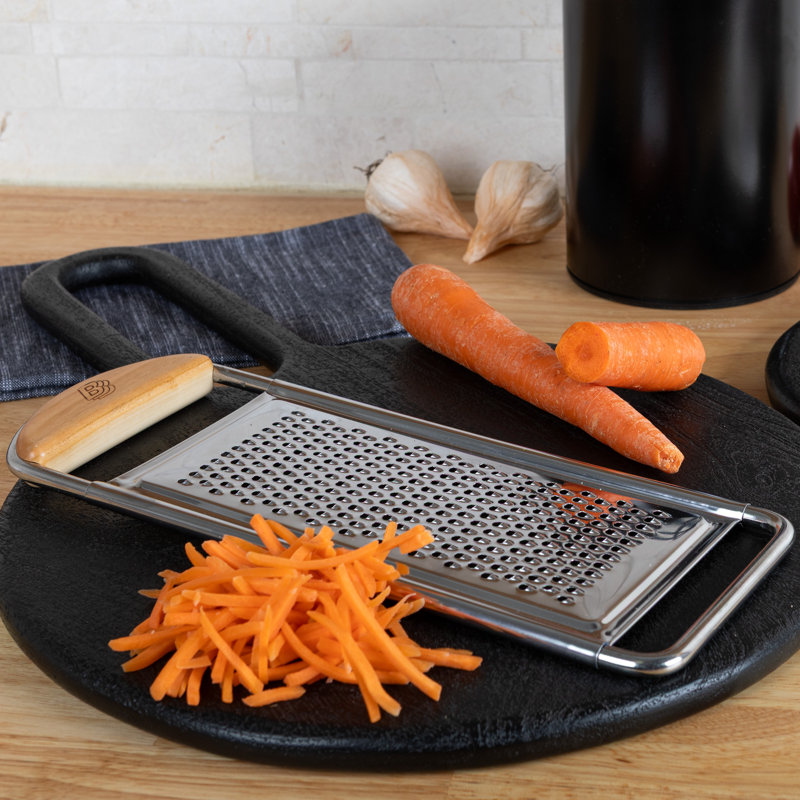 Râpe à fromage à main - Râpe à nourriture plate en acier inoxydable avec poignée en cerisier - Cuisine pour râper le fromage, les épices et le zeste - Gadgets de cuisine fabriqués en Italie par Kings County Tools