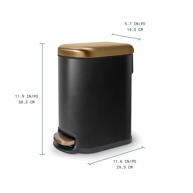 Poubelle à pédale rectangulaire 1,3 gallon Acento Linea avec couvercle à fermeture douce, seau intérieur amovible et pédale, noir mat et or