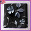 Couvre-lit matelassé à fleurs noires et blanches-126079470