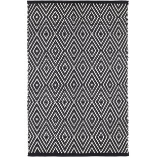 https://assets.wfcdn.com/im/19041944/resize-h310-w310%5Ecompr-r85/8527/85273118/diamond-handmade-flatweave-indooroutdoor-rug.jpg