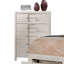 Commode 1 pièce style transitionnel à queue d'aronde anglaise à cinq tiroirs avec poignées courbées et finition blanche