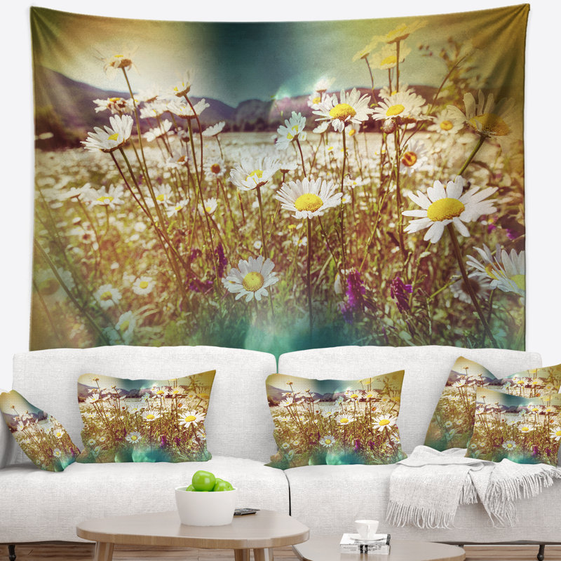 Paysage avec fleurs de camomille en tapisserie de jardin d'été, H 50 po x l 60 po