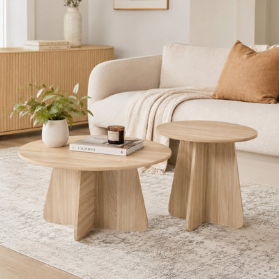 Ensemble de tables basses rétro avec tables rondes et pieds entrecroisés Retro