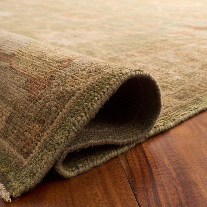 Tapis oriental vert / beige en laine noué à la main Ajayi, Rectangle 6 pi x 9 pi