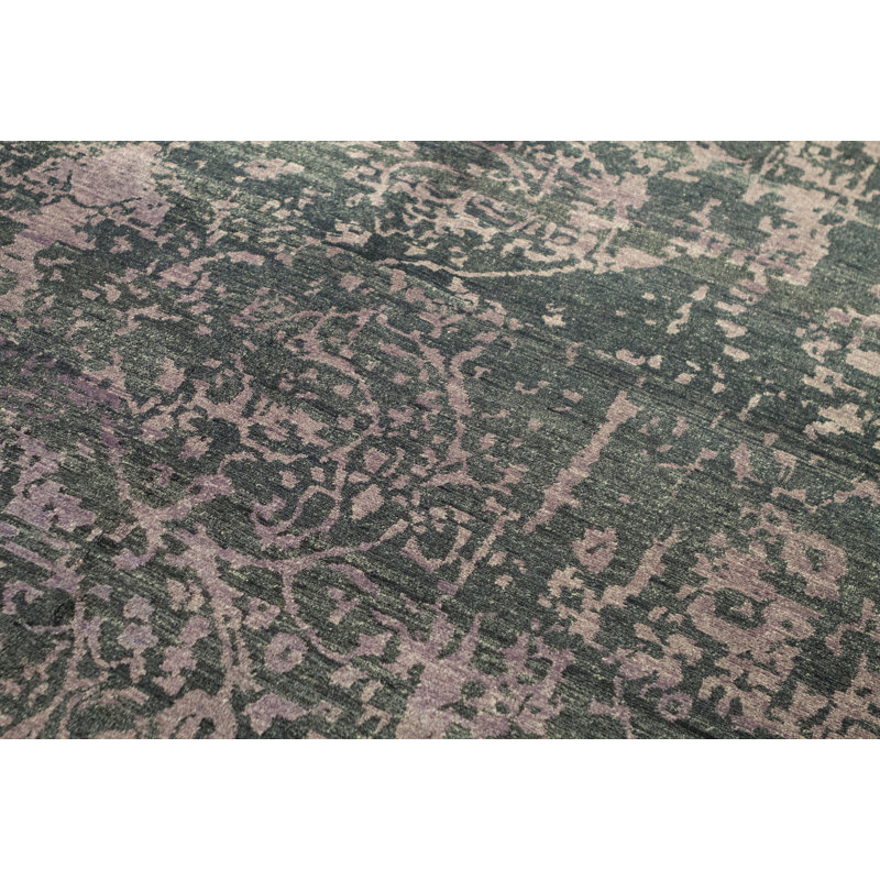 Neo Villa Oriental Area Rug in Green
