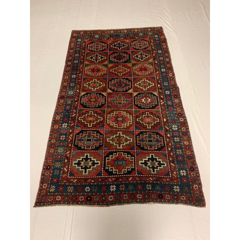 Tapis de style tribal 4 x 8
