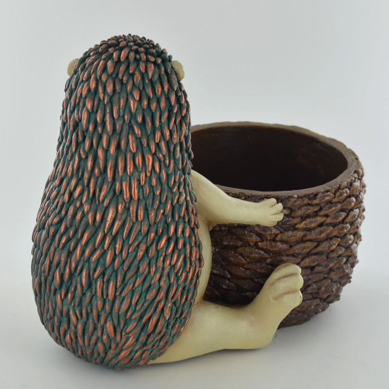 Zelma Statue Planter