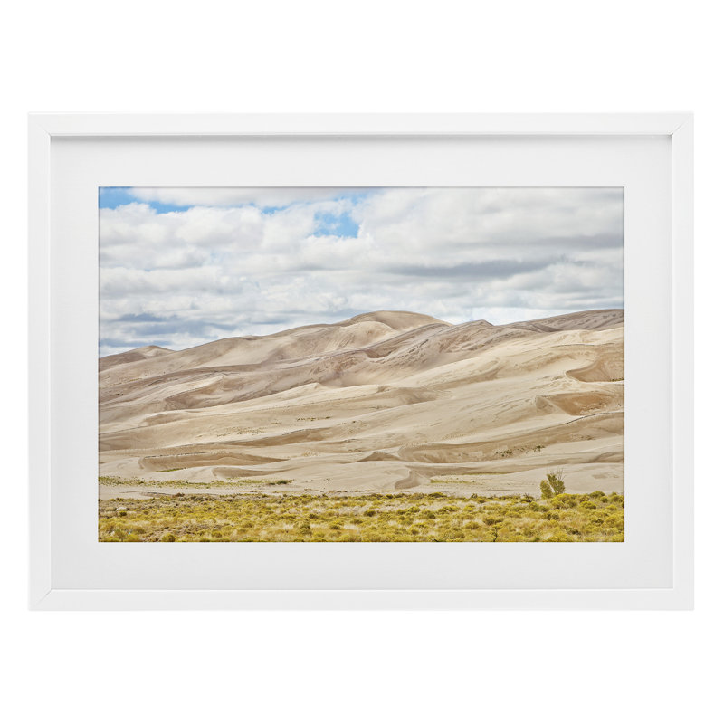 «Dunes In The Distance», reproduction encadrée sous verre, design par Seven Trees Design, H 17 po x l 23 po