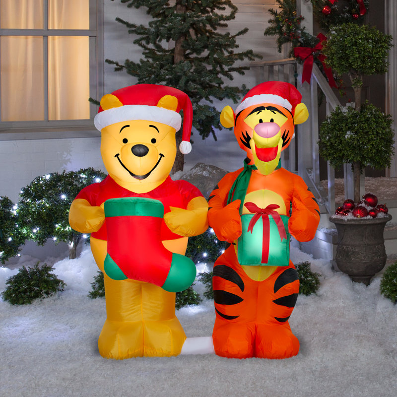 Lumière de Noël Airblown-Winnie l'ourson et le tigre avec scène de cadeau et de bas de Noël-MD-Disney